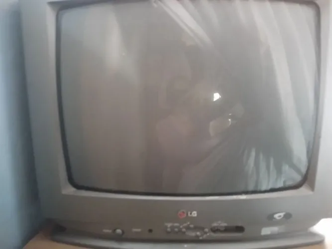Oi estou vendendo uma televisão de tubo por r$ 100