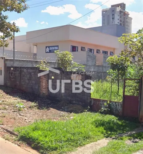 Excelente oportunidade de um lote na Vila Rosa, a duas quadras da Avenida Rio Verde, próxi