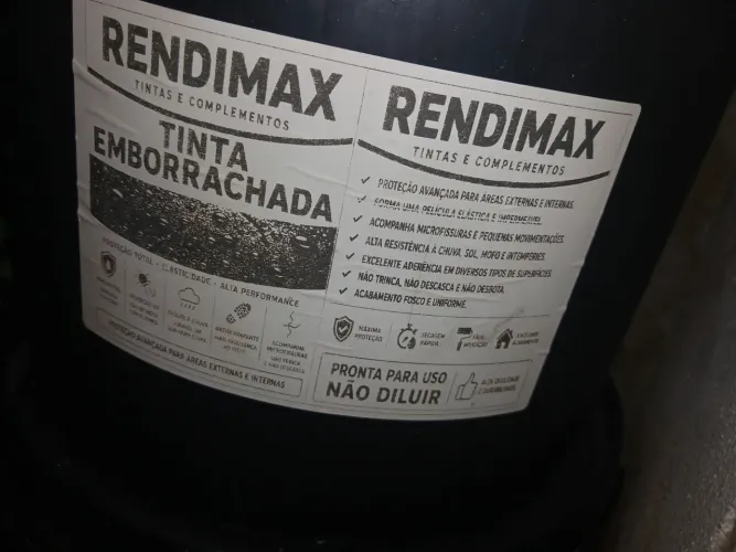Vendo tinta manta impermeável na cor cinza claro obs: nunca foi usado.