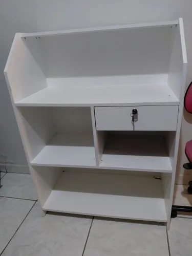 Vende-se  balcão caixa para loja,  
