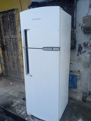 Geladeira Brastemp toda boa.Frost Free.