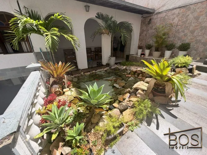 Casa residencial à venda em Nova Floresta, BH  250 m², 9 quartos, 3 vagas, 3 andares