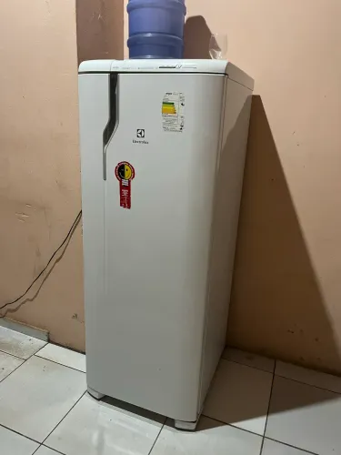 Geladeira novinha!!