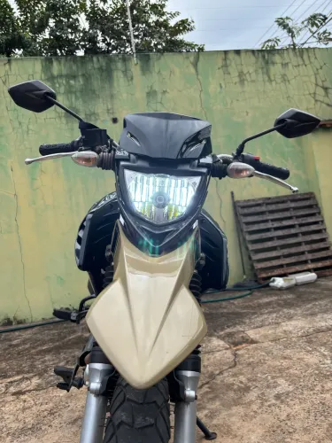 Yamaha XTZ Crosser Z 150, muito conservada