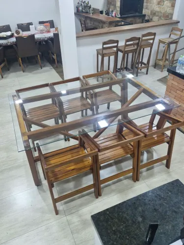 Mesa de madeira maciça
