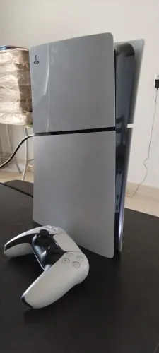 Playstation 5 Slim 1 controle + 4 Jogos
