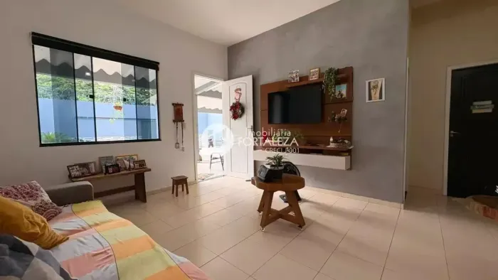 Casa Residencial à venda, 3 quartos, 1 suíte, 2 vagas, Nova Esperança - Rio Branco/AC