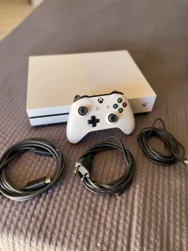 Xbox One S 1TB Novo pra sair hoje + Jogos + Controle
