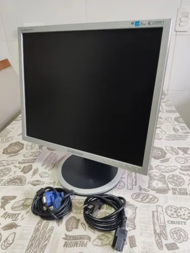 Monitor LCD 17 polegadas