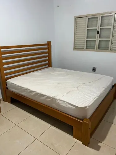 Cama de casa de madeira maciça