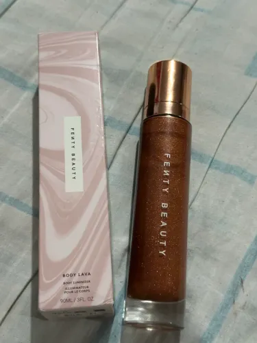 Iluminador corporal Fenty Beauty