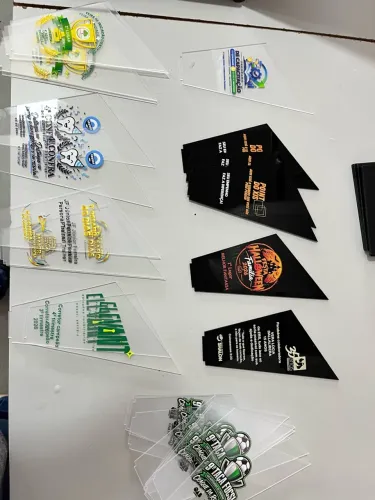 Troféu acrílico personalizado eventos brindes 