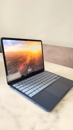 Macbook Neo Azul 8gb/256gb Seminovo 