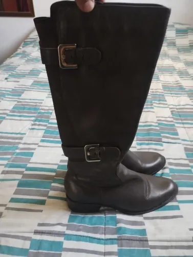 Bota mooncity 35.. em boas condições