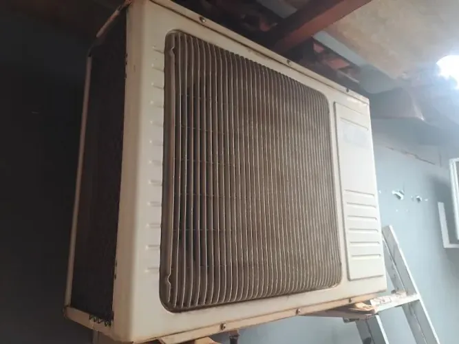 "Ar-condicionado Philco 9000 BTUs convencional para retirada de peças (compressor queimado