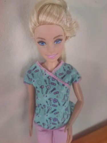Barbie original enfermeira