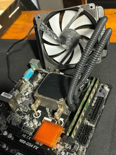 2x Kit AMD AM3 - FX6300 + Asrock N68-GS4 + 2x4 Ram