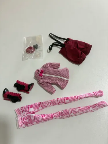 Fashion Pack Monster High Draculaura Newspaper 