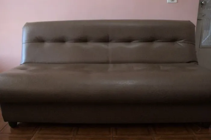 Sofá Cama 3 Lugares em Couro