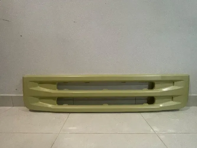 Grade frontal inferior do SCANIA 2016
