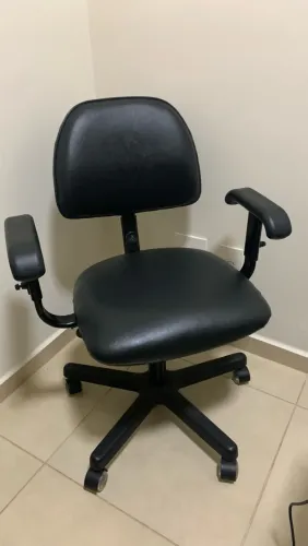 Cadeira de escritório preta