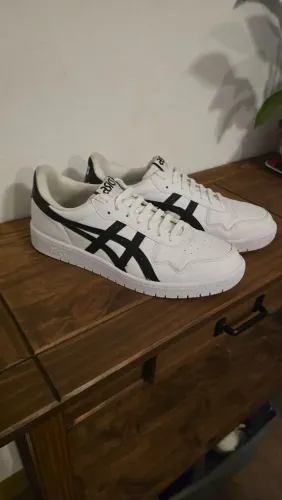 ASICS CLASSIC 42 BRANCO E PRETO