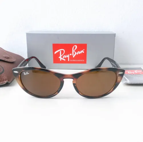 Óculos de sol Ray ban Nina gatinho tartaruga novo