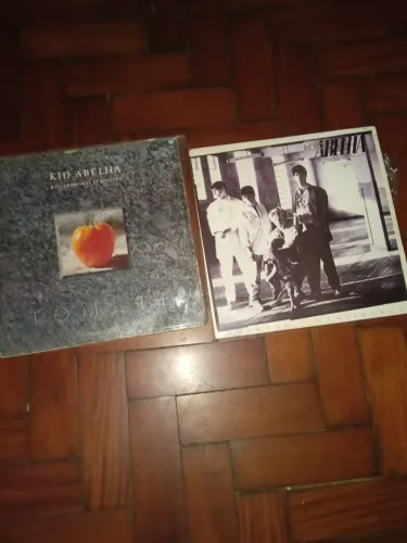 Lote 2 discos de Vinil kid Abelha conservados lavados plásticos novos 