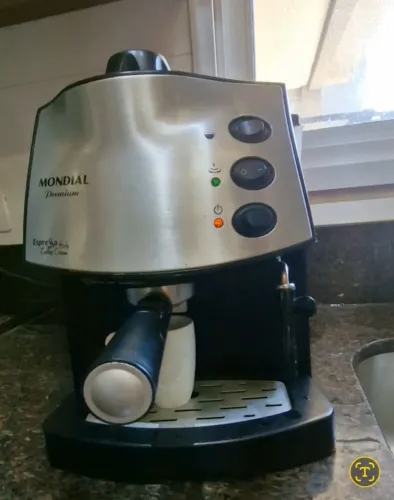 Cafeteira expresso mondial