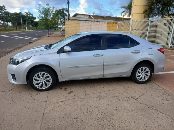 Toyota Corolla GLI 1.8 Flex 16V Aut. 2017