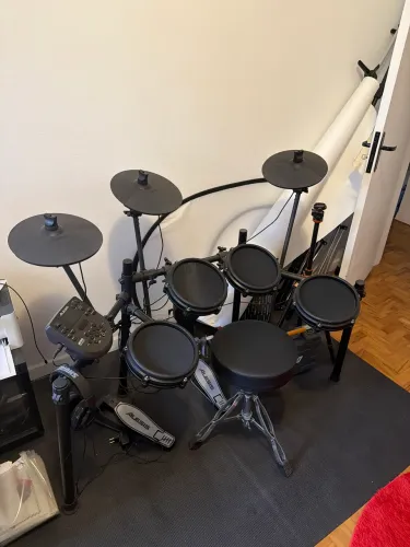 Bateria Alesis Nitro Mesh 