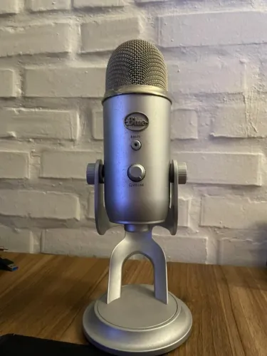 Microfone Condensador Usb Blue Yeti - Prata