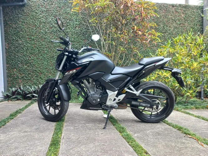 Cb 300 Twister 