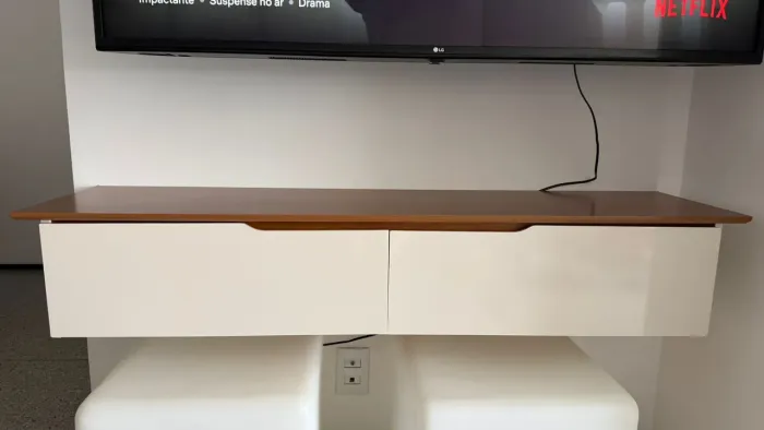 Rack suspenso para TV