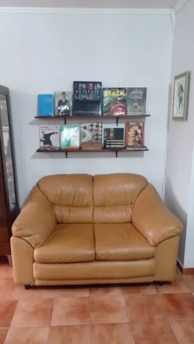 Sofá de couro legítimo 2 lugares