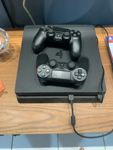 Play 4 desbloqueado acompanha 5 jogo dois controle 