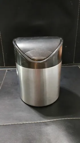 Lixeira Inox C/ Tampa Basculante Ptreto1,5l