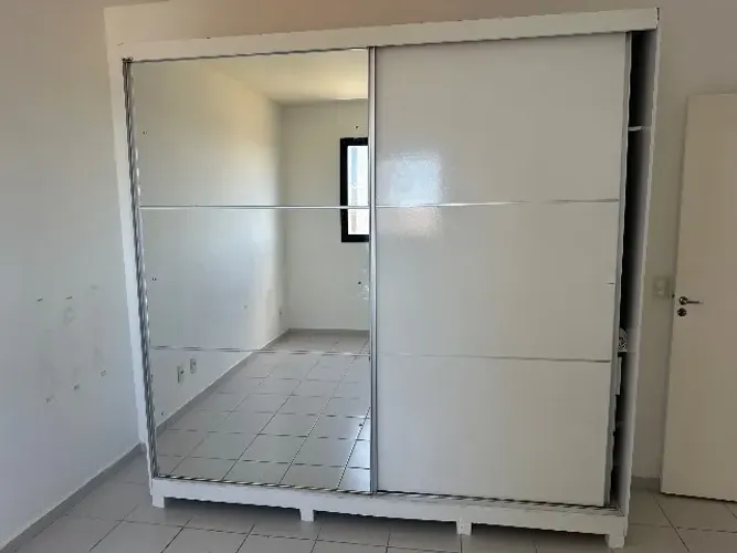 Guarda roupa grande