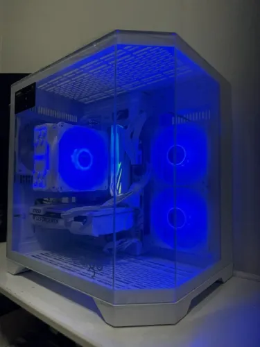 PC Gamer Branco Ryzen 5 9600X + RTX 5060