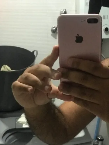 iPhone 7 Plus com detalhe troco tv 