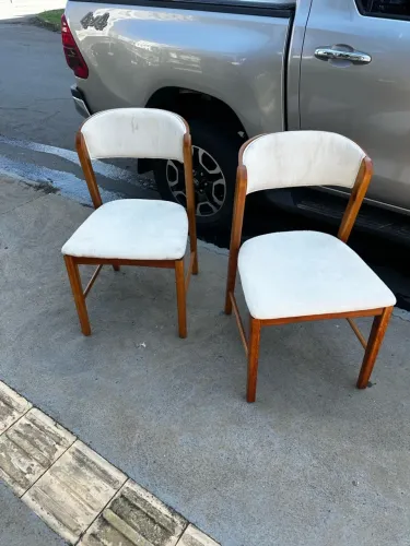 2 Cadeiras de estofados
