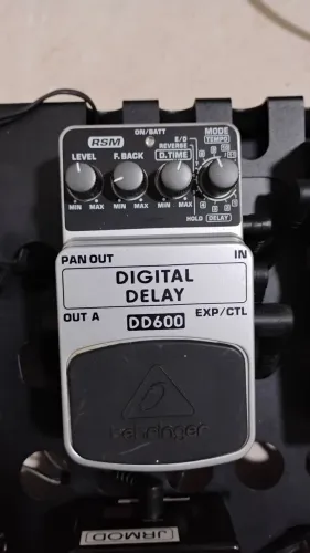 Pedal delay behringer dd600