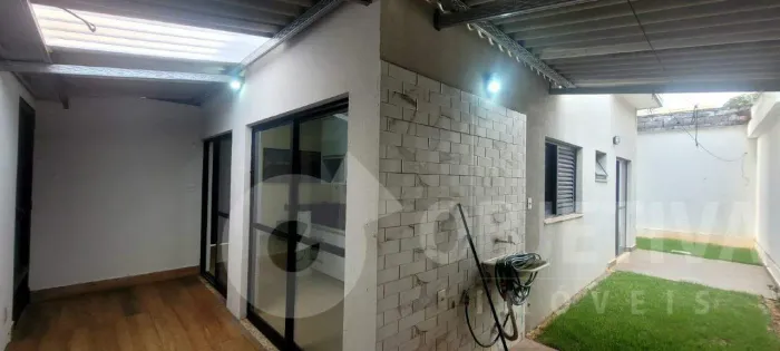Apartamento para aluguel, 3 quartos, 1 suíte, 1 vaga, UMUARAMA - UBERLANDIA/MG