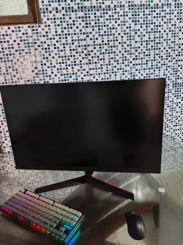 Vendo monitor LG UltraGear 31,5", excelente para jogos e uso no dia a dia.