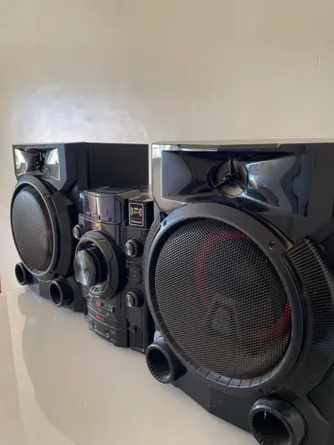 Rádio LG XBOOM CM5660 - 620W RMS
