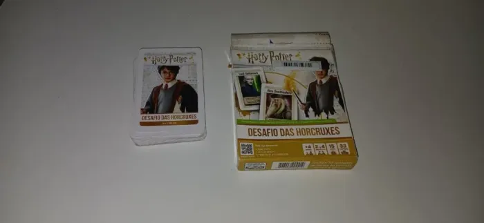 Jogo de cartas Harry Potter: Desafio das Horcruxes, original da Copag.