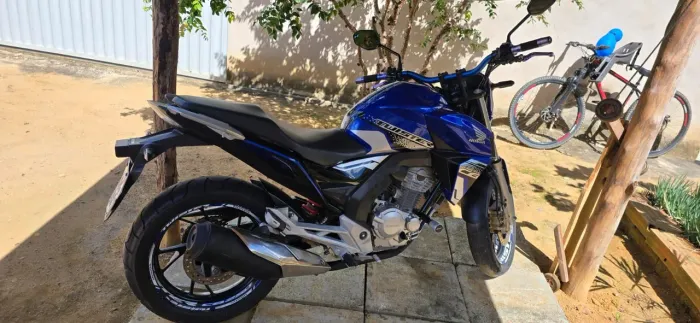 Vendo cb 250F Twister CBS
