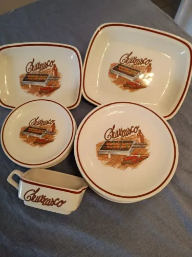 Conjunto de Pratos para Churrasco