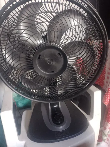 Vendo Ventilador Mallory semi-novo funcionando perfeitamente bem