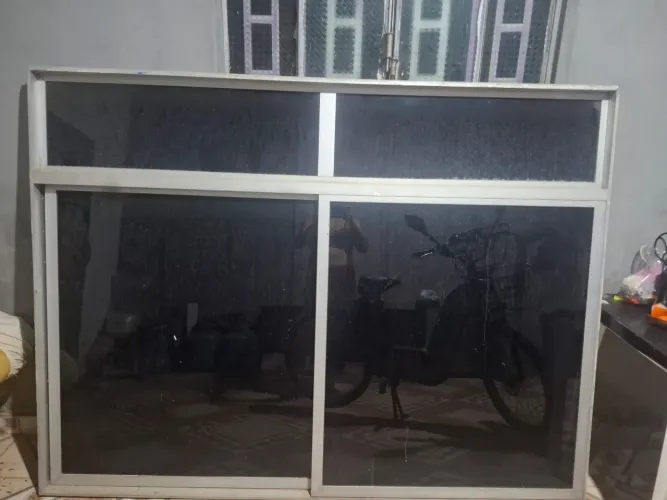 Janela de Alumínio 1,5m x 2,0m